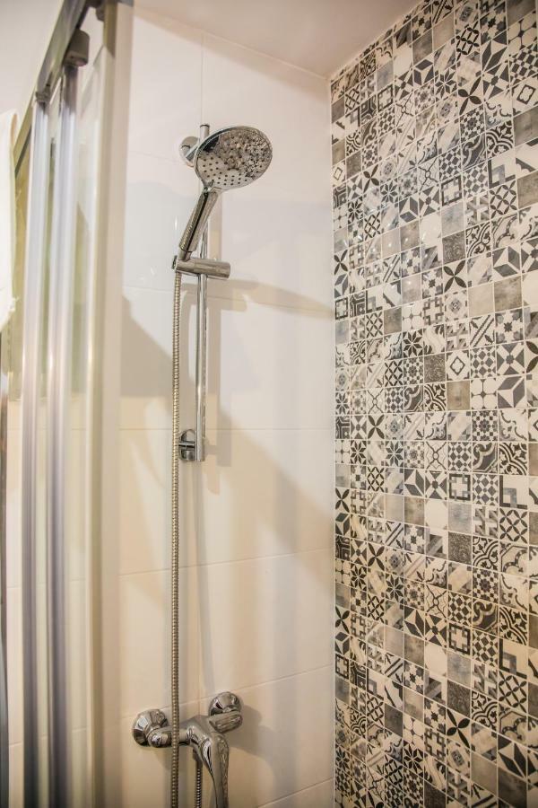Triana Deluxe Seville